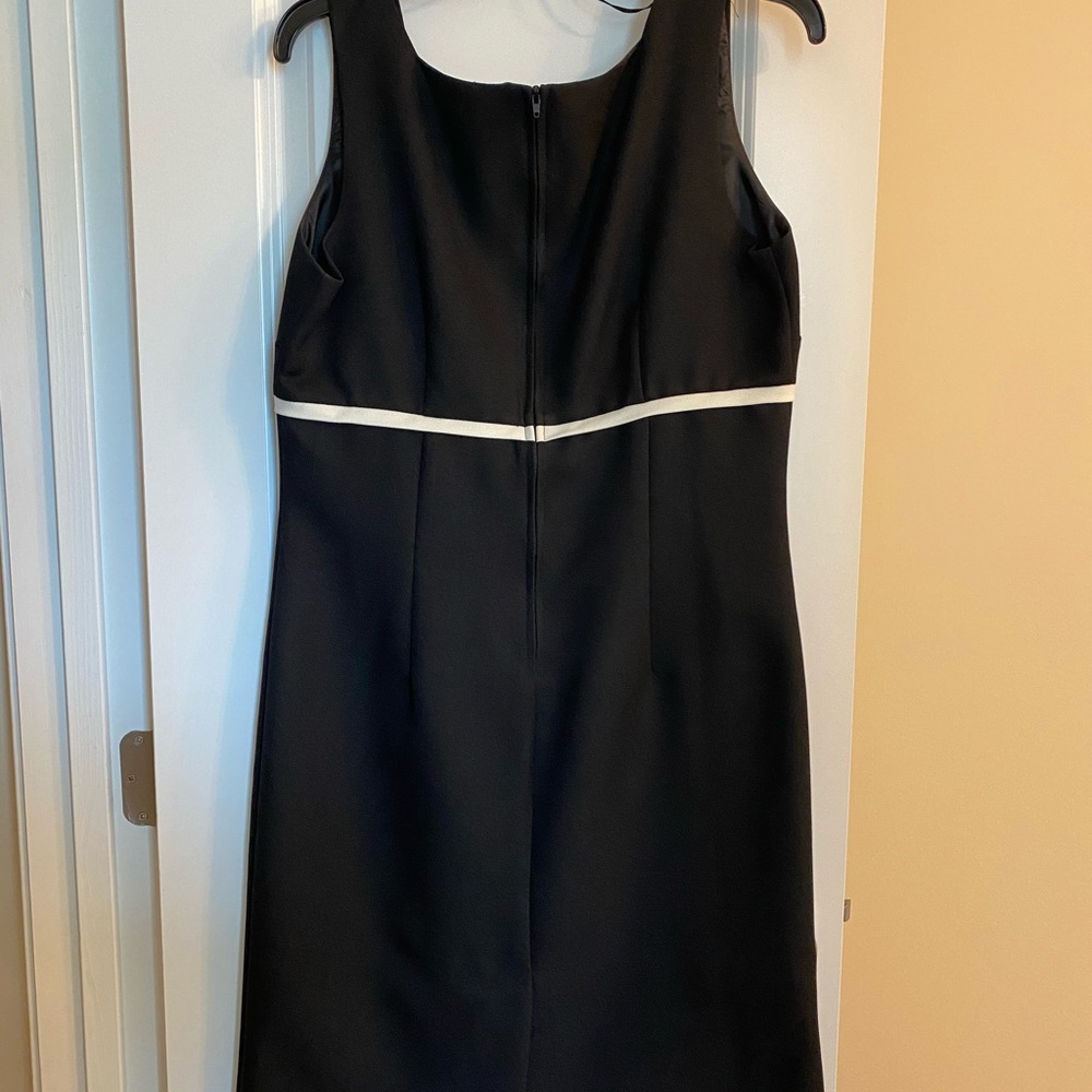 Women’s dress and coat - Picture 3 of 3